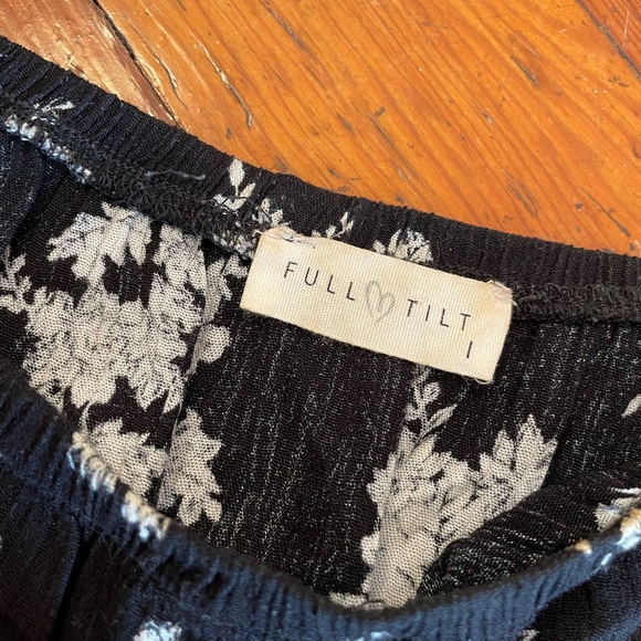 Full Tilt Floral Print Off The Shoulder Top - Picture 3 of 4